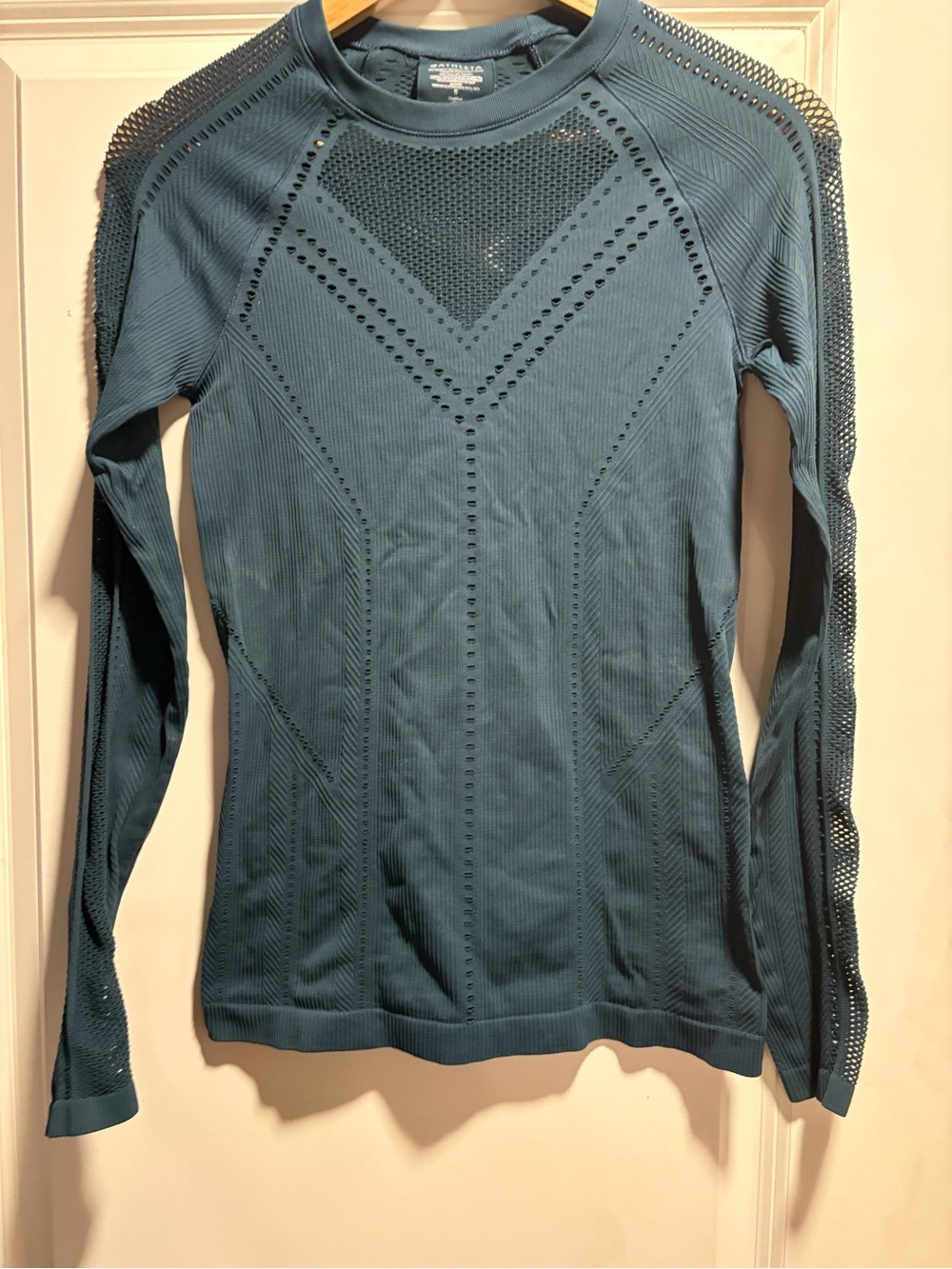 Athleta Oxygen Top Small Nordic Teal Seamless Mesh Long Sleeve Workout Shirt